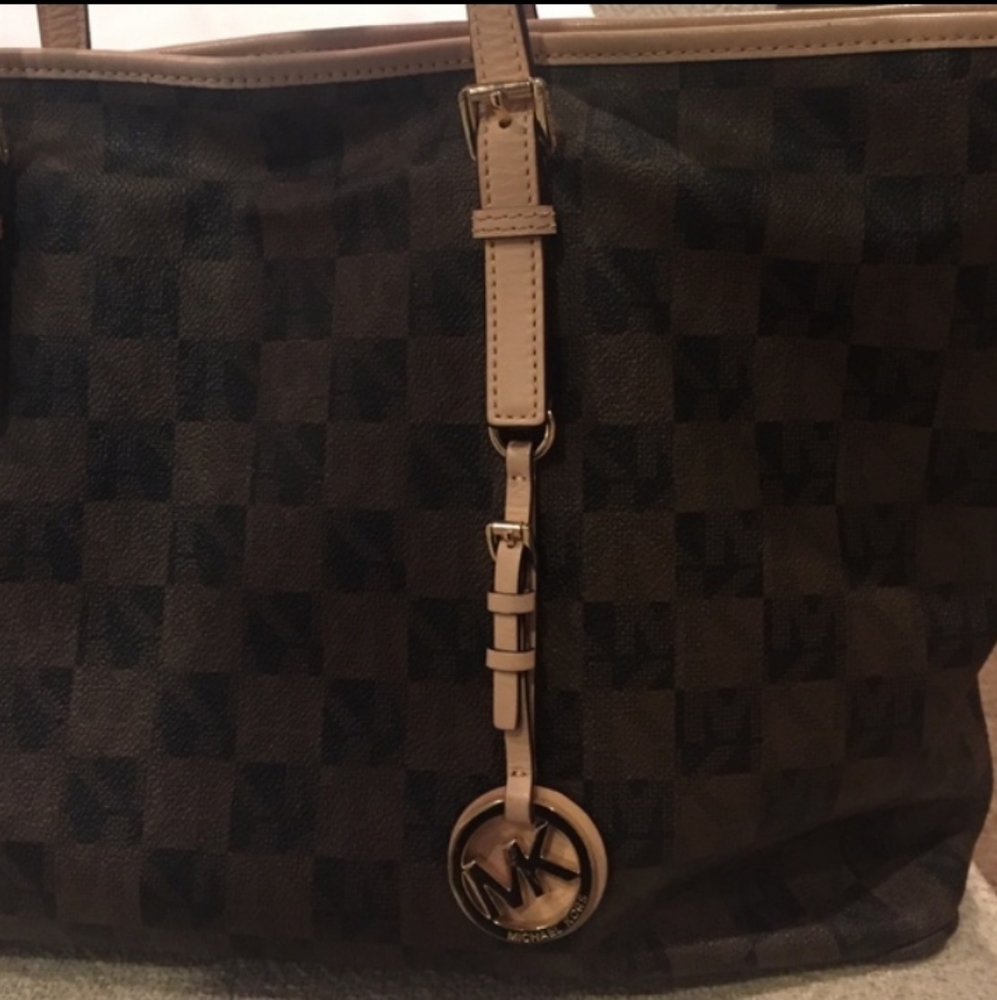 MK PURSE
